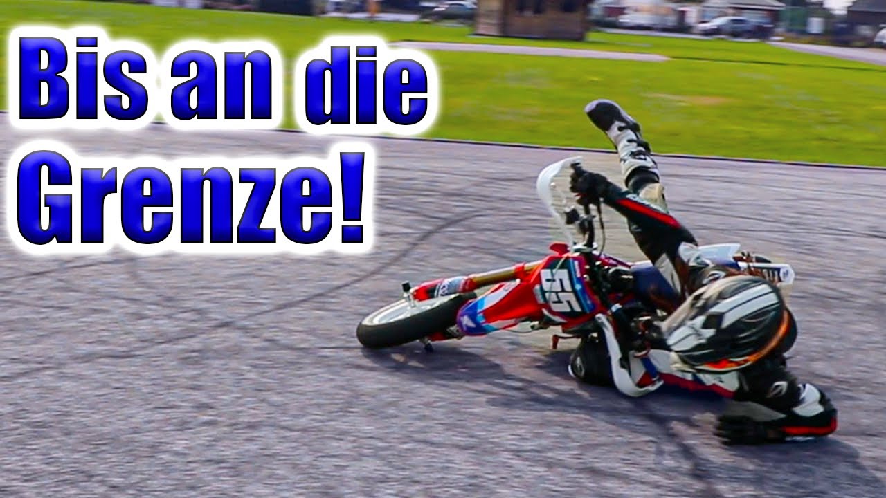 Mit dem Pitbike Knieschleifen! 😯