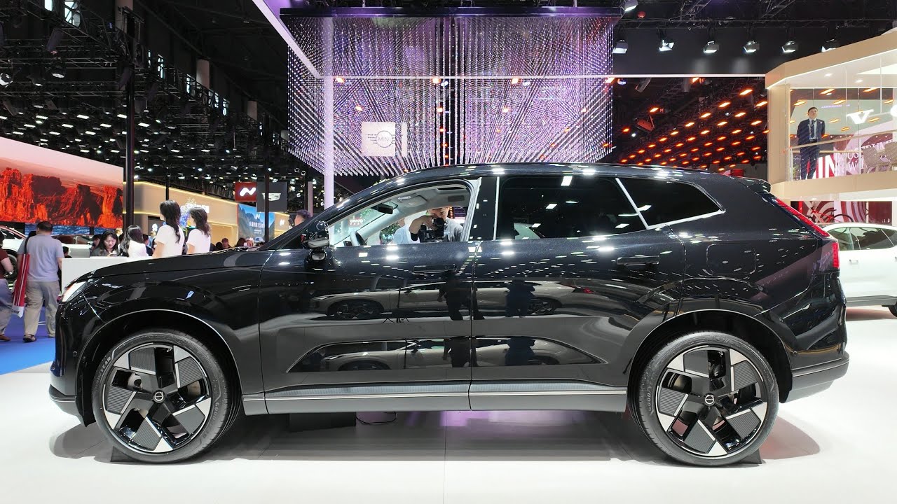 2026 Volvo XC70 exterior (with multiple colors) interior space dynamic video