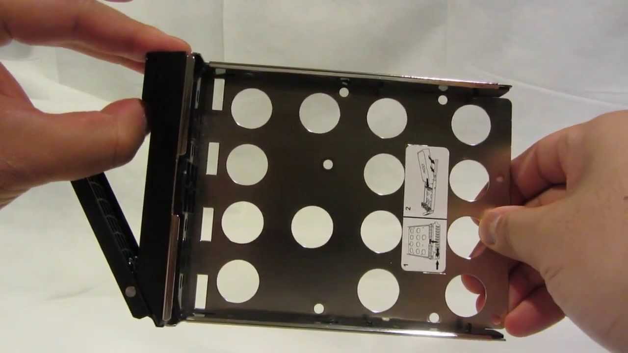How to Use the ReadyNAS Tool-Less Hard Drive Tray | NETGEAR