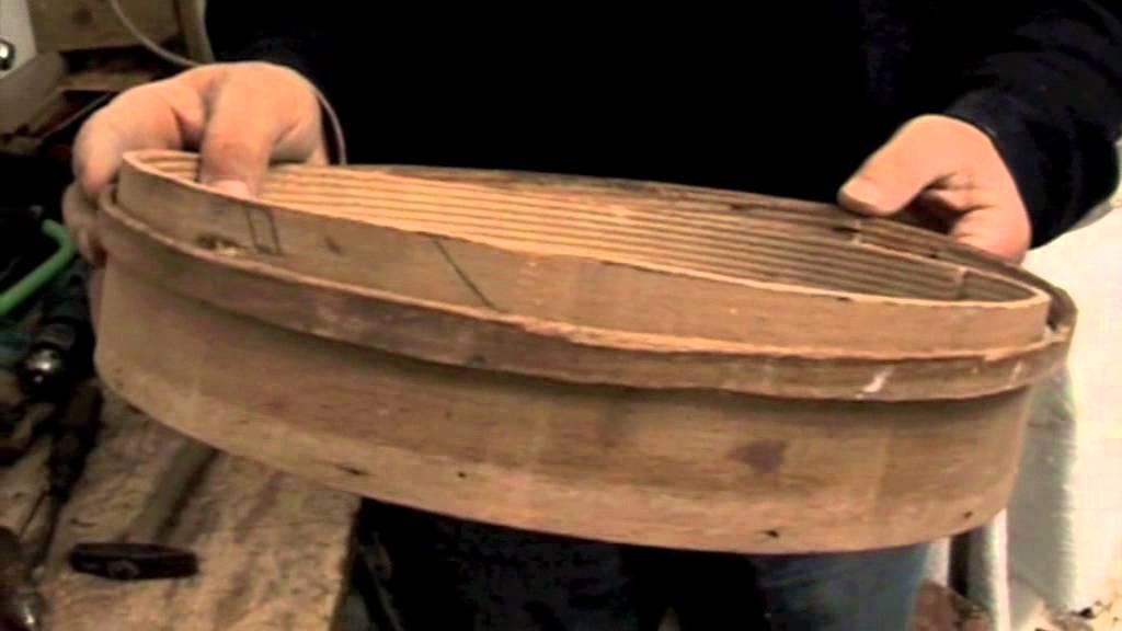 Musicability - Antonio Guastamacchia mostra la costruzione di un tamburello secondo tradizione