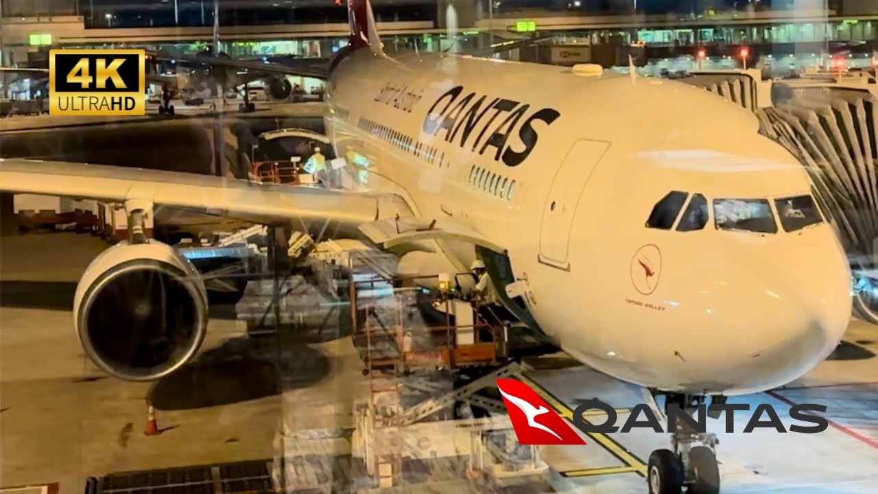 QANTAS A330-200 QF82 Economy - Singapore to Sydney (4K)