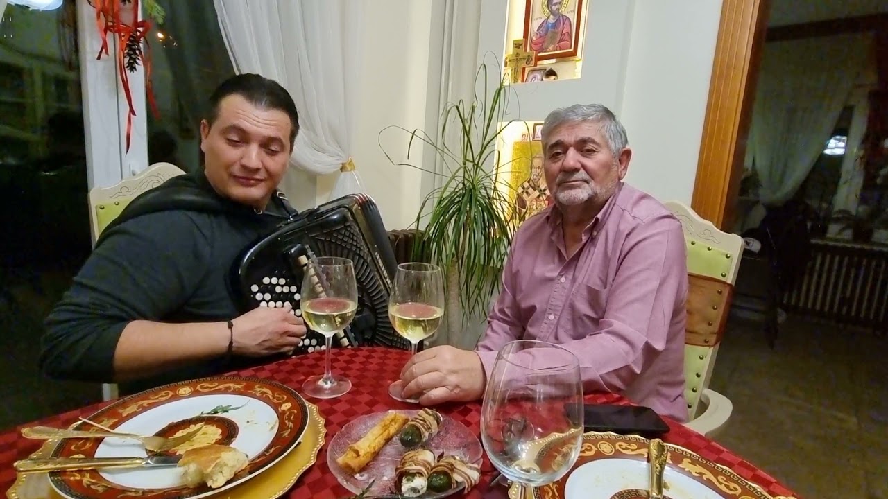 Radiša Urošević & Darko Antić - Srećna vam 2022.🍾🍾🍾🍷🍷🍷🍷