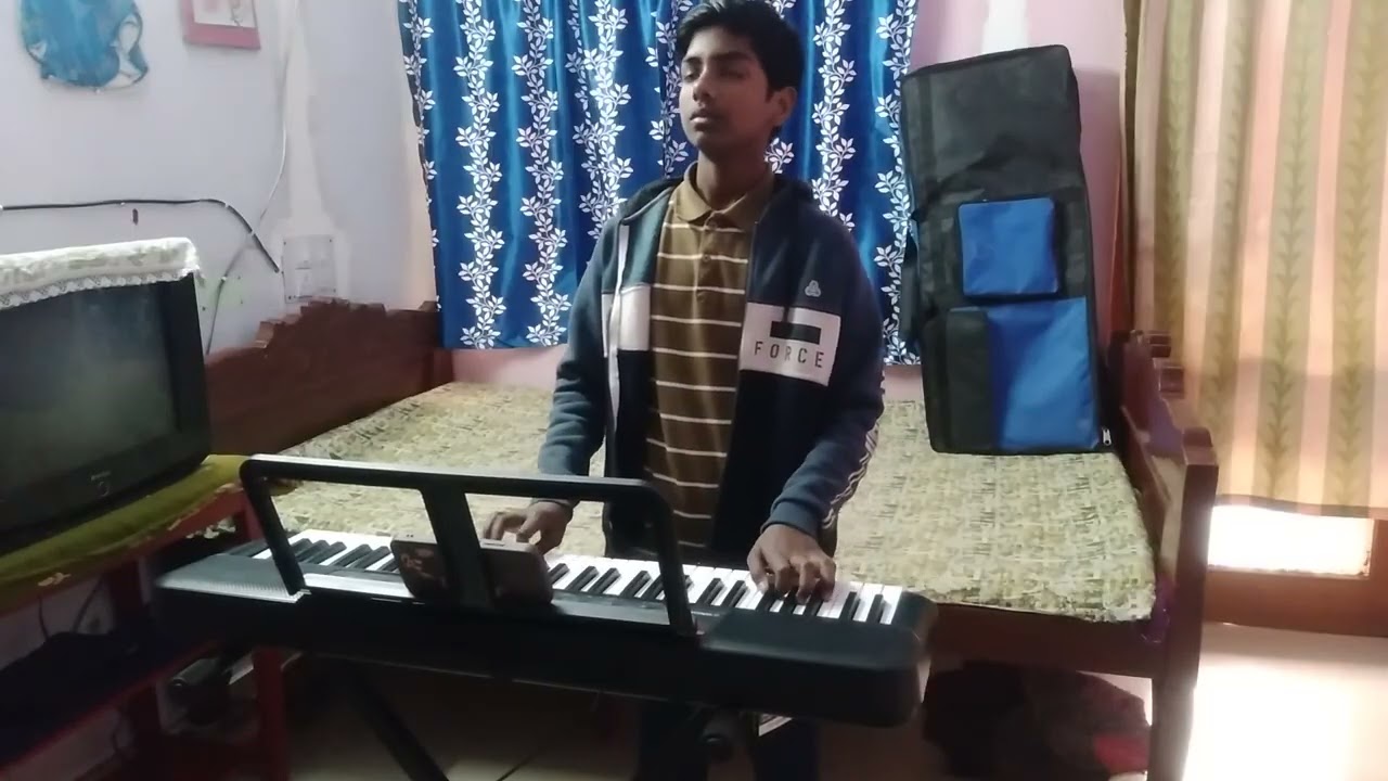 JAB KOI BAT BIGAD ON KEYBOARD .