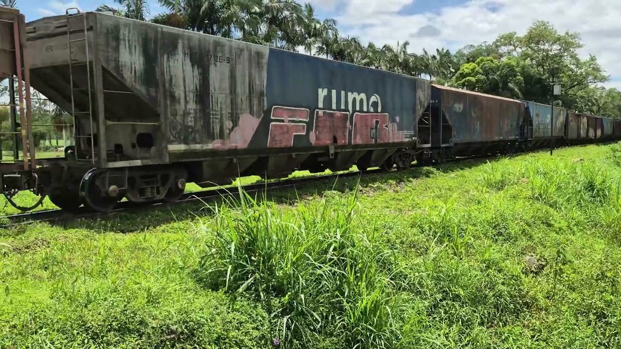 ES43BBI comandando trem da Rumo em Morretes.
