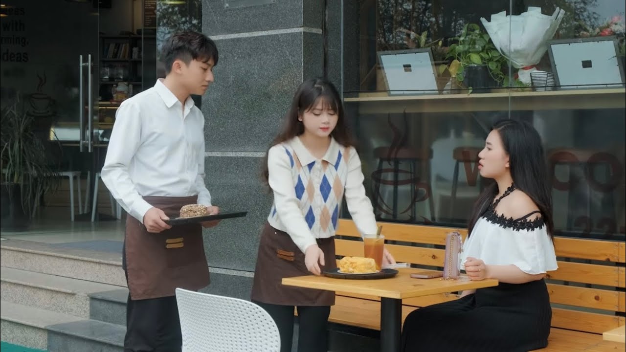 Vợ Giám Đốc Hống Hách Ném Tiền Xuống Đất Khinh Thường Quán Của Chủ Tịch Và Cái Kết - Tập 900