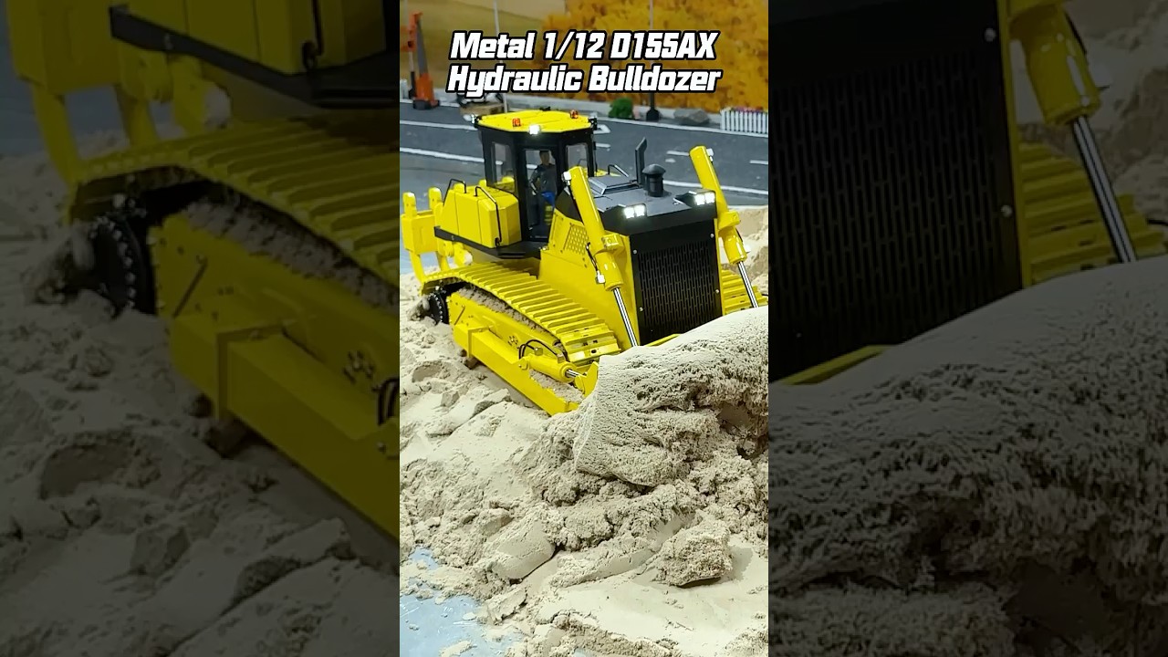 Up close! Experience the strong power of this 1/12 scale RC hydraulic bulldozer D155AX