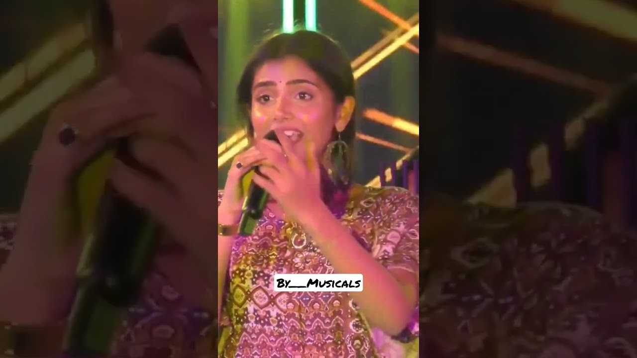 Kahani suno 2.0 ! Female version ! singing voice ! best song ! emotional song .. 