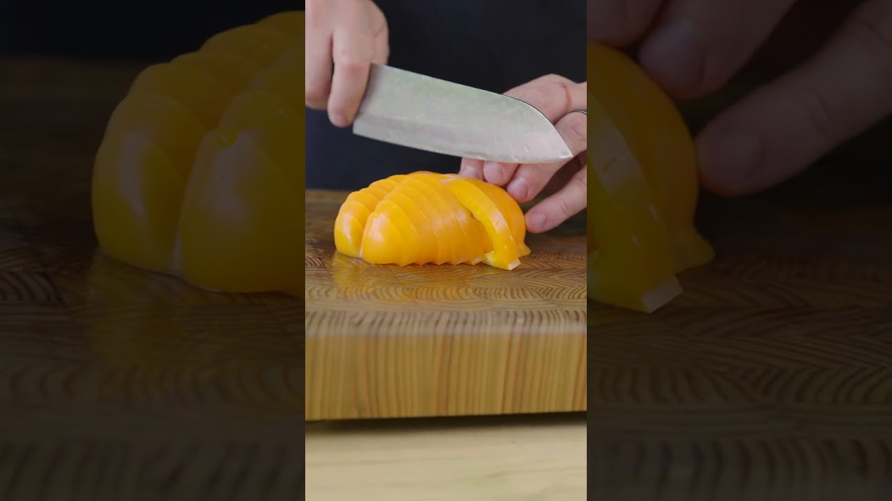3 WAYS TO CUT BELL PEPPERS 