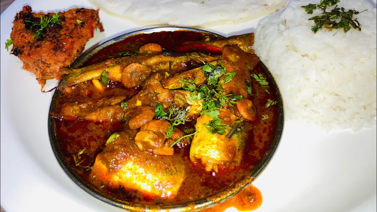 आमच्या आगरी कोळी पध्दतीचे मिक्स मच्छीचे कालवन | Fish Curry Recipe | Aagri koli style Fish curry