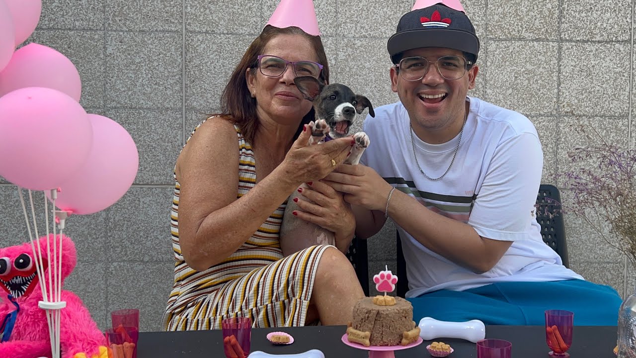 FIZEMOS UMA FESTA DE UM MÊS DE ADOÇÃO DA NOSSA CACHORRINHA! - Família Velhote