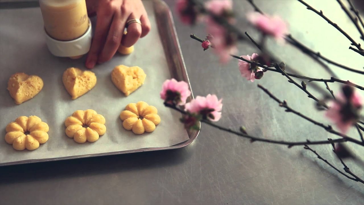 Kitchen Art's Living series #9: Cream Cheese Spritz Cookies