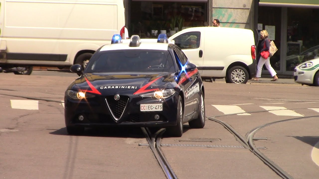 ALFA GIULIA CARABINIERI IN SIRENA+ALFA GIULIA POLIZIA DI STATO IN SIRENA (Milano)