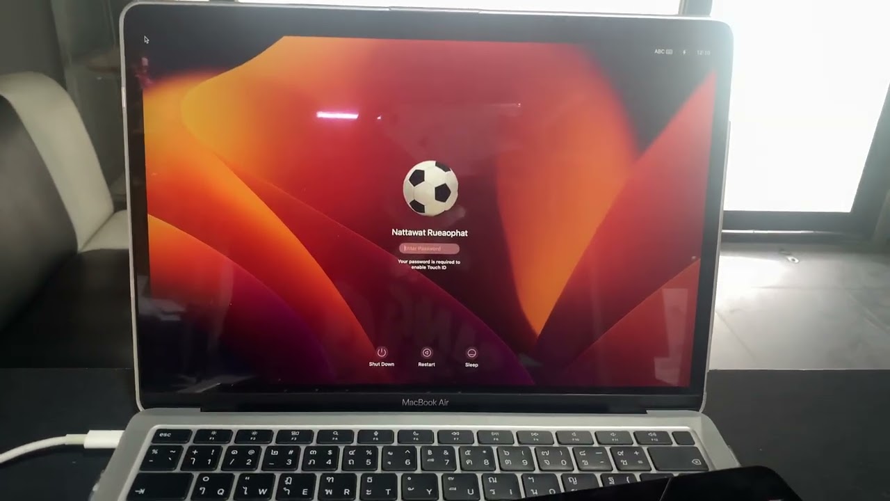 Macbook Air A2337 เปลี่ยนจอใน by ช่างอาร์ม Smile it Service