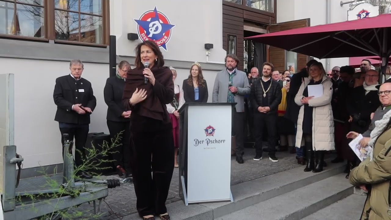 Landwirtschaftsministerin Michaela Kaniber beim Saisonauftakt der Spargelzeitauf dem Viktualienmarkt