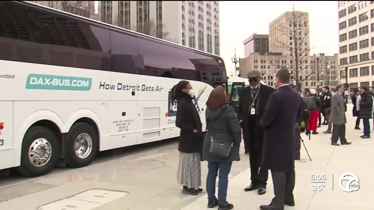 New shuttle service connecting Detroit metro airport to downtown begins Monday