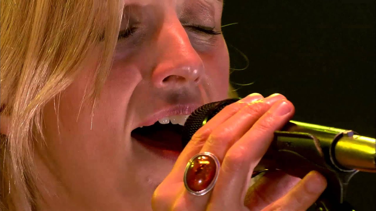 Cara Dillon at HebCelt 2014 - Shotgun Down The Avalanche