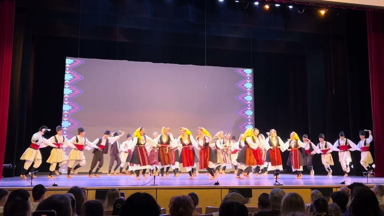 IGRE IZ OKOLINE PIROTA - KUD Vuk Karadžić Vankuver, 