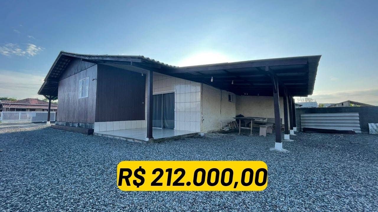 Casa Mista com 2 dormitórios a venda em Balneário Barra do Sul perto do Mar