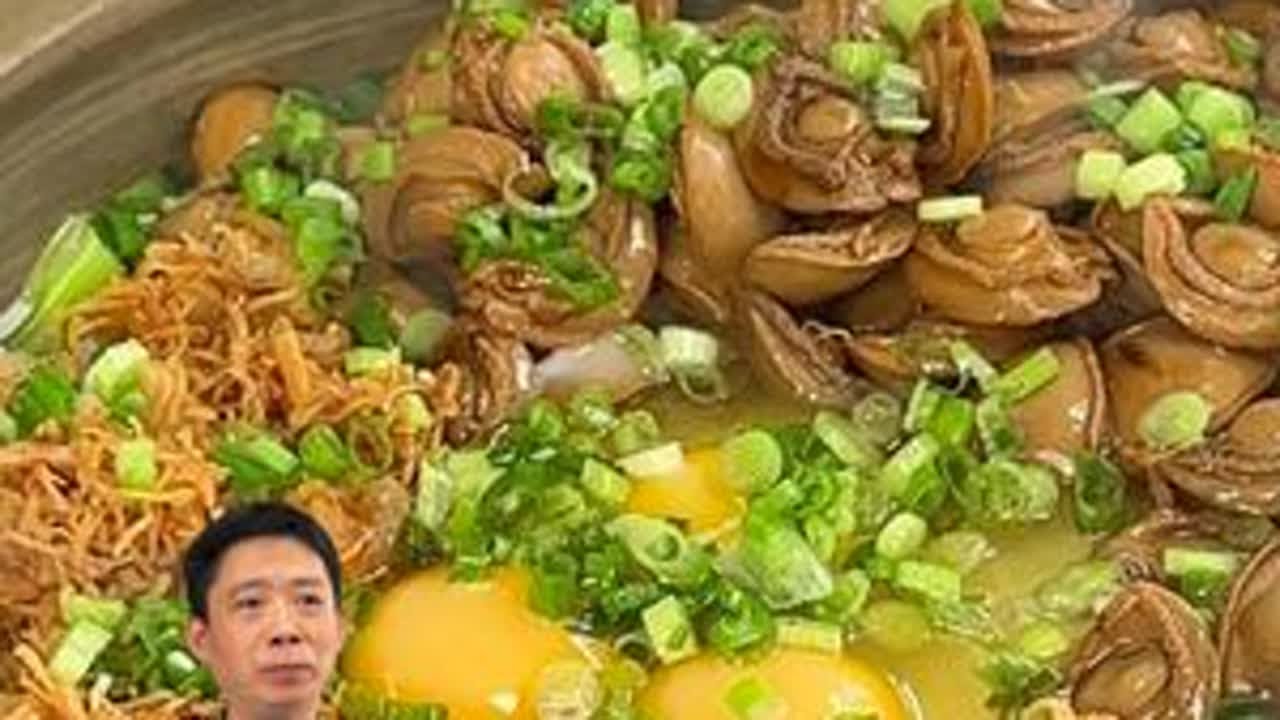 鲍鱼煲仔饭，很简单，在家就可以做 #煲仔饭 #美食 #美食教程