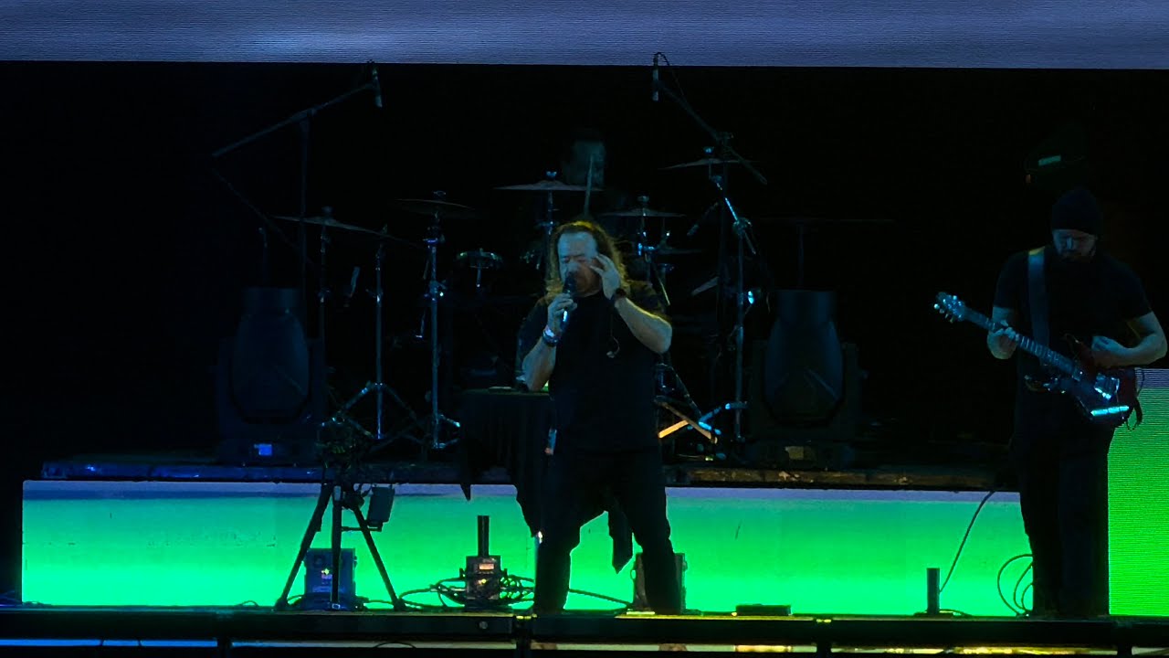 Los Acosta - Tiene apenas 16 (En vivo Arena Ciudad de México)