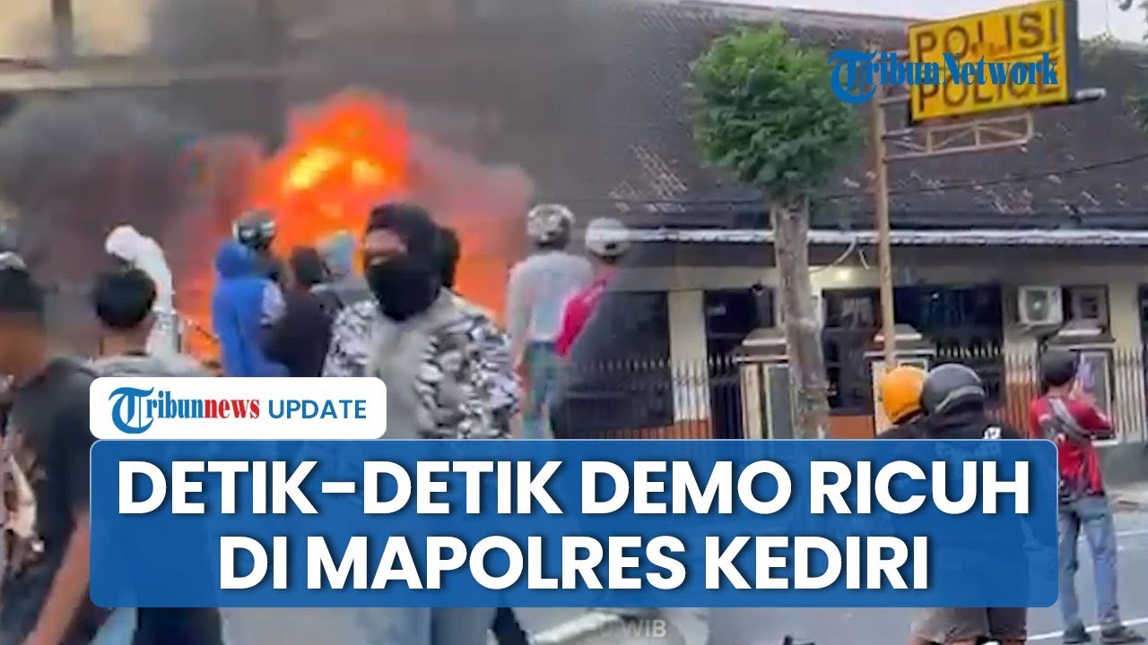Ricuh! Ratusan Massa Geruduk Mapolres Kota Kediri: Kaca Dilempari Batu & Kendaraan Dibakar