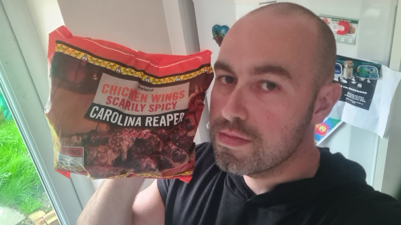Icelands Carolina Reaper Chicken Wing Challenge/Review 🔥