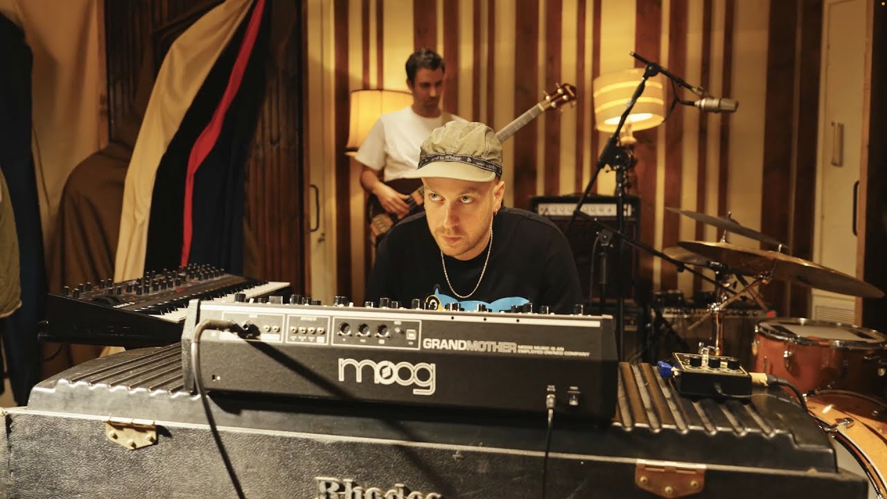 Yoni Mayraz - 'Blue Ambulance' (Live in Studio)
