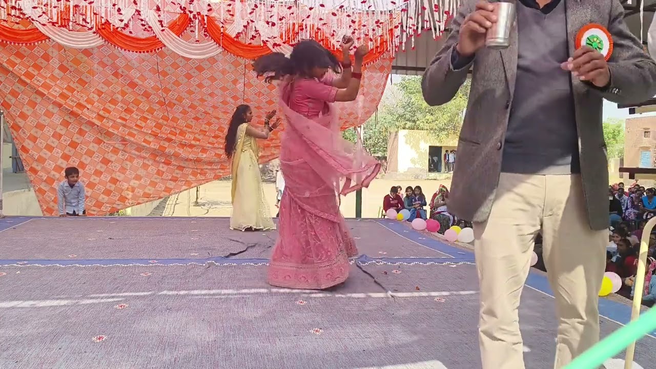 राजपूत प्राथमिक विद्यालय की छात्रों की 26 जनवरी पर बहुत शानदार प्रस्तुति दी गई शेयर करें लाइक करें
