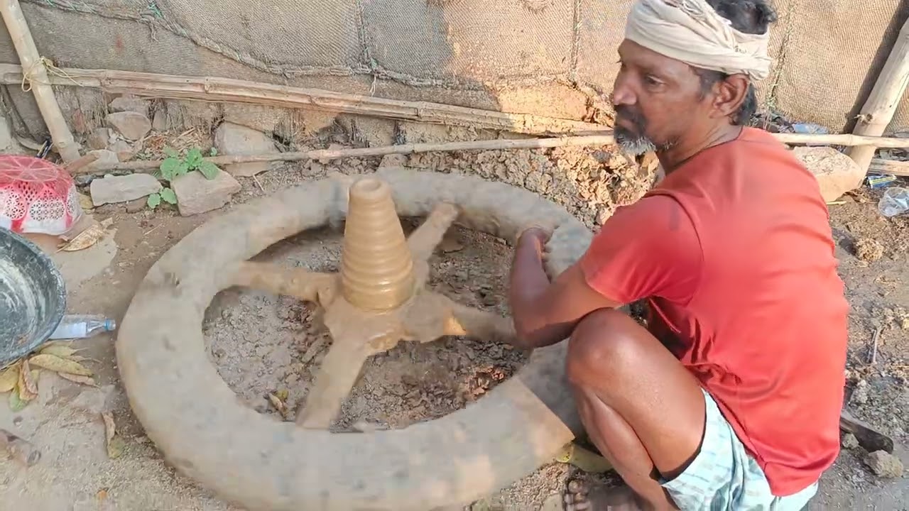 देखिए किस तरह से कुम्हार चाक से गगरी , घड़े इत्यादि बनाता है / कुम्हार से बघेली भाषा में वार्तालाप 
