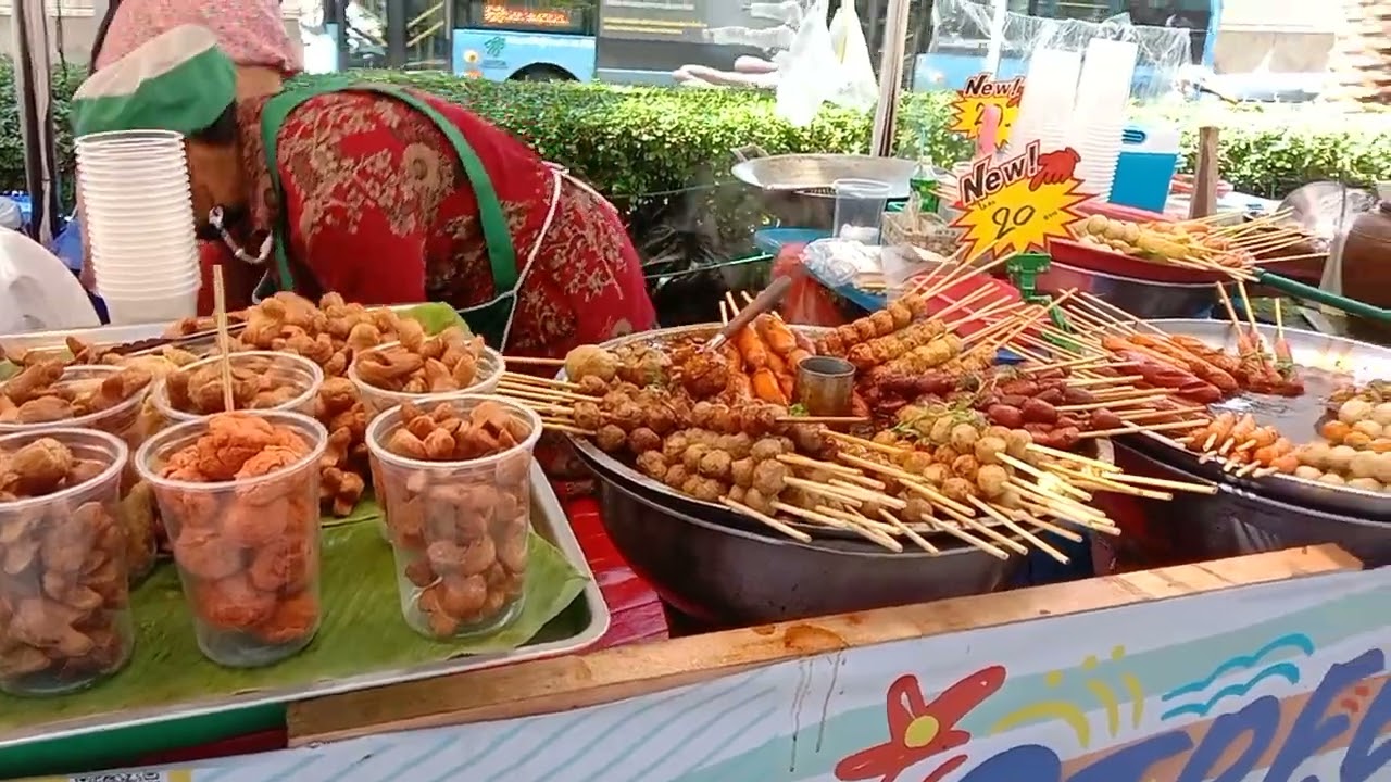 วันแรกที่เราอยู่กรุงเทพฯ...วันนี้เราอยู่ตลาดประตูน้ำ..เดินดูของกินเยอะมาก
