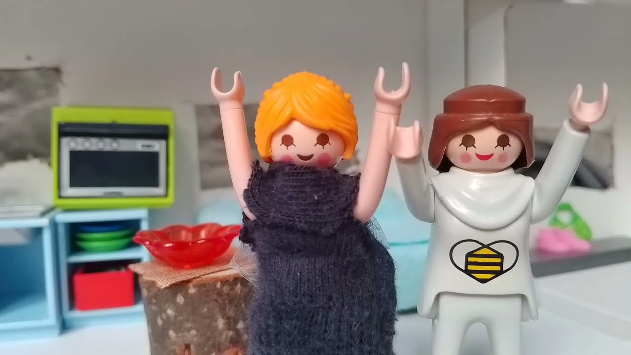 Emma färbt sich die Haare 😱👩🏼👩🏻 #playmobil Familie Laub ✨