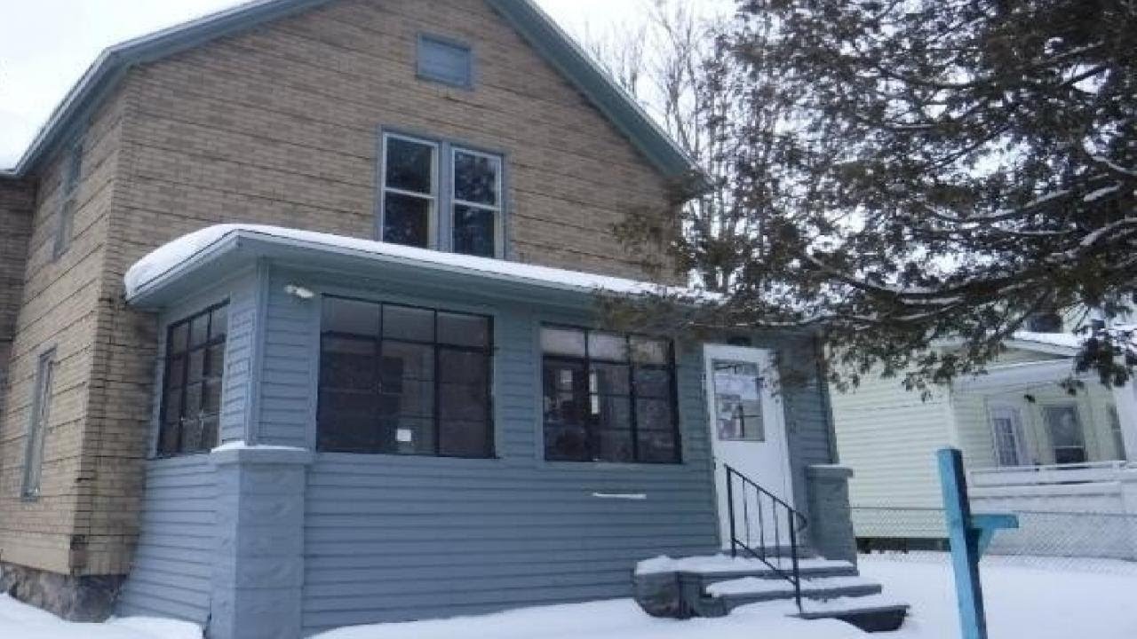 919 4th Street, Three Rivers, MI Presented by Richard Stewart.