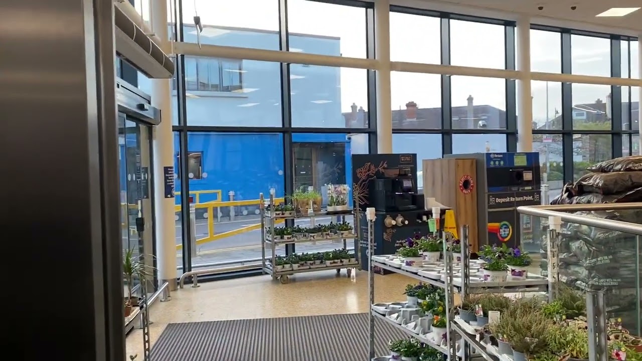 Schindler 5500 lift at Aldi Terenure