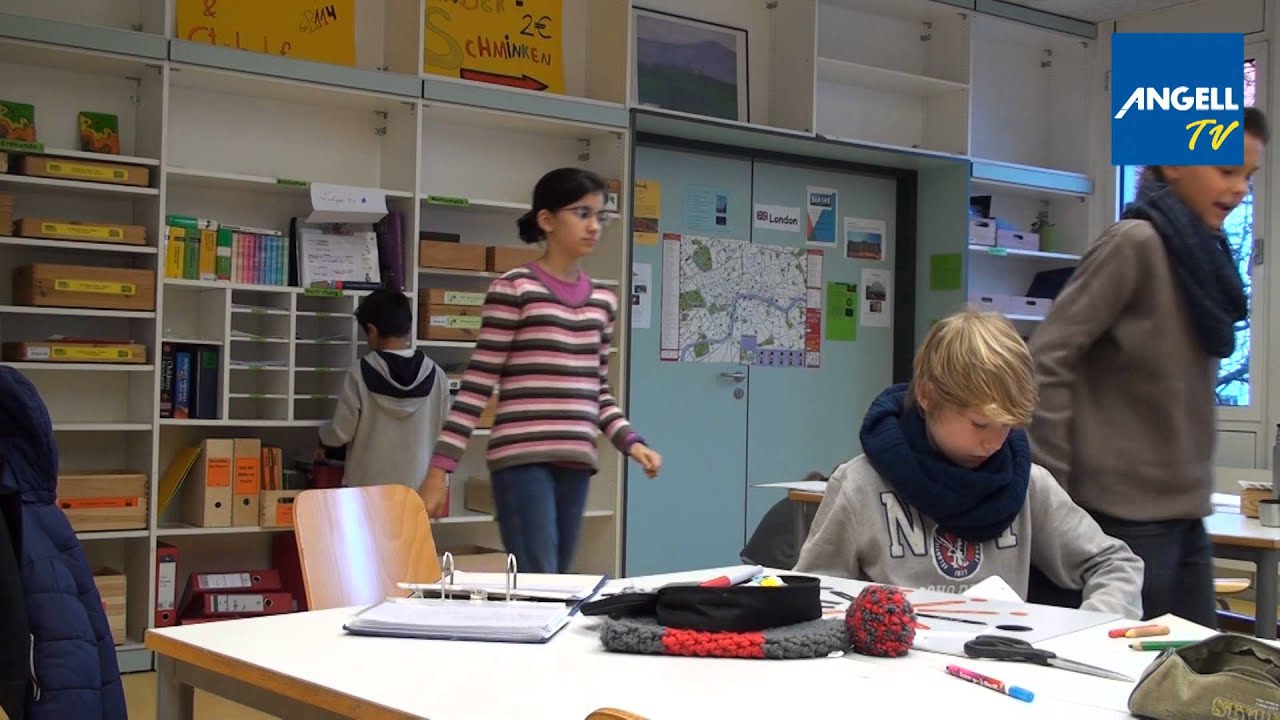 Freiarbeit in der Unterstufe am Montessori Zentrum ANGELL