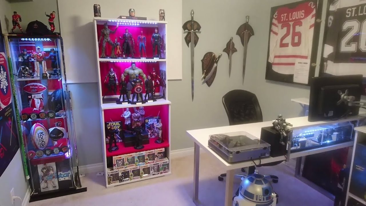 Man Cave - Hot Toys, Marvel, Star Wars, NHL And more (2017)