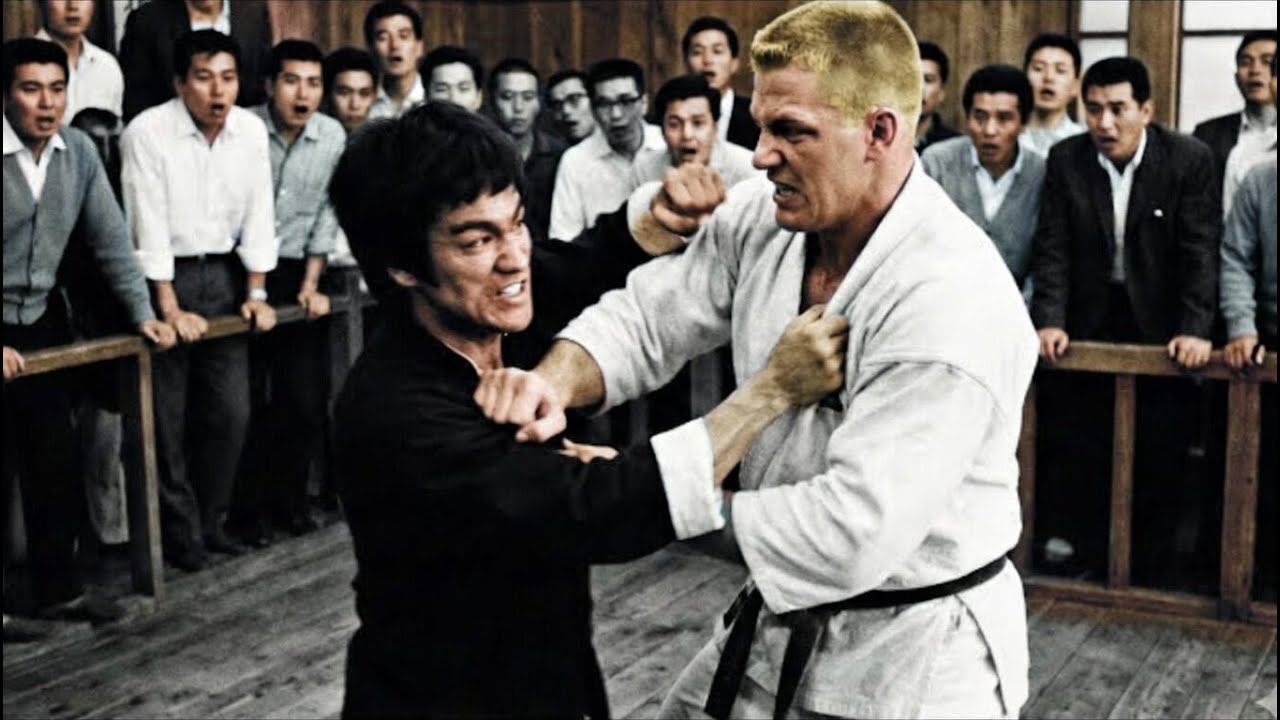 A Karate Champion Mocked Bruce Lee — His Legendary Response Silenced Everyone