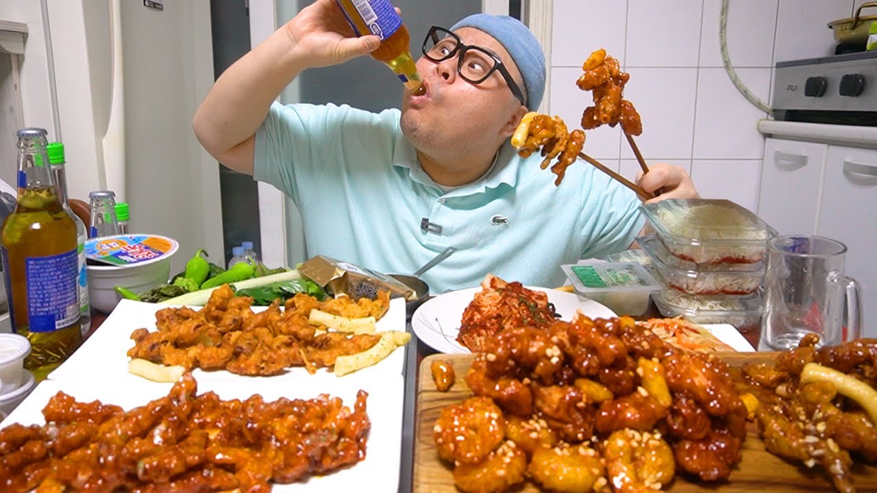 이제는 닭발과 새우의 전성시대!│치킨매니아 신메뉴 털어보자! 닭발강정먹방 Fried Shrimp & Chicken Feet Mukbang Eatingshow