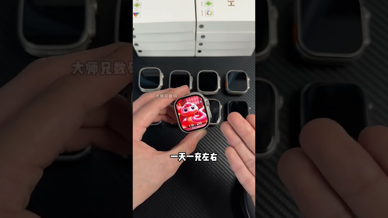 冒险揭秘华强北手表，商家绝不会说的“3大套路” 新手小白想入手华强北手表的，这条视频一定要看完，为什么你买的手表总是跟商家宣传的不一样，各种问题，卡顿，延迟，续航差，大师兄一条视频告诉你答案，看完少走