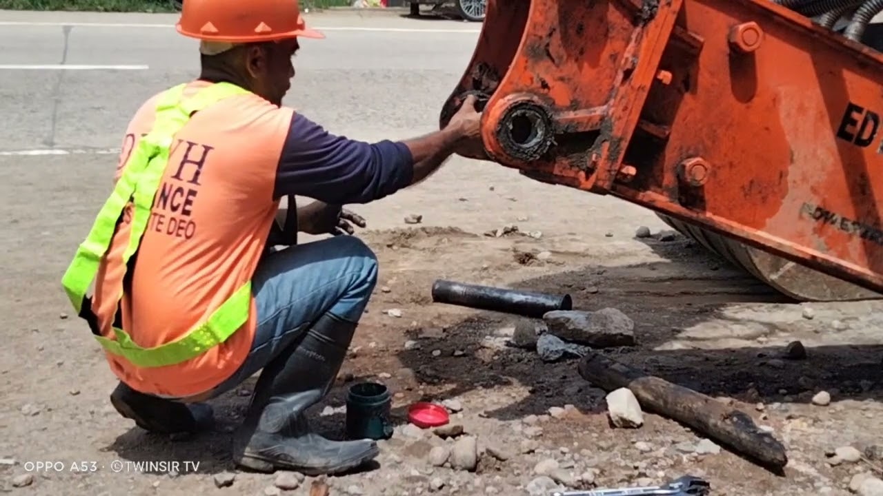Paano mag palit ng breaker sa backhoe...