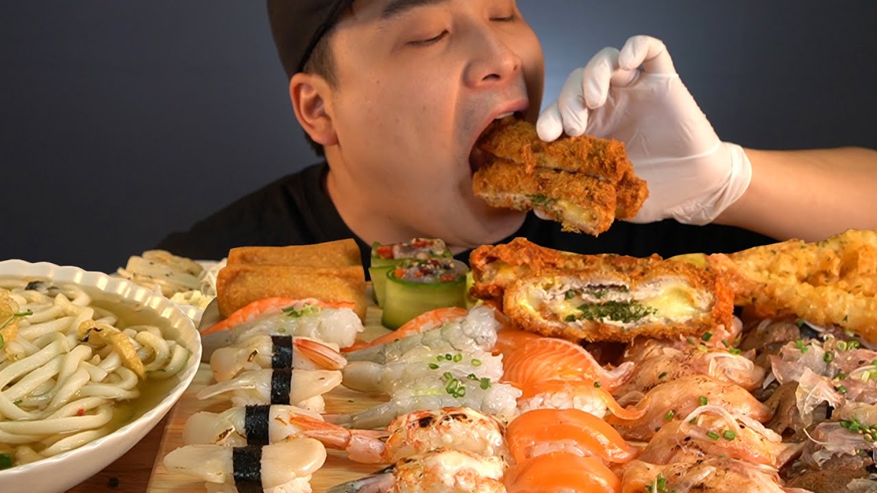 여러가지초밥과 치즈돈까스, 새우튀김 우동 먹방~!! 리얼사운드  social eating Mukbang(Eating Show)