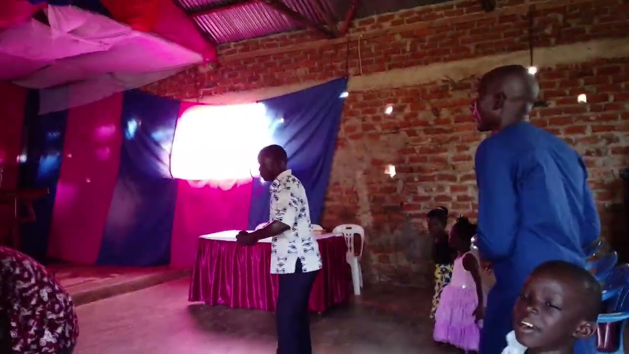 Another hot acholi praise