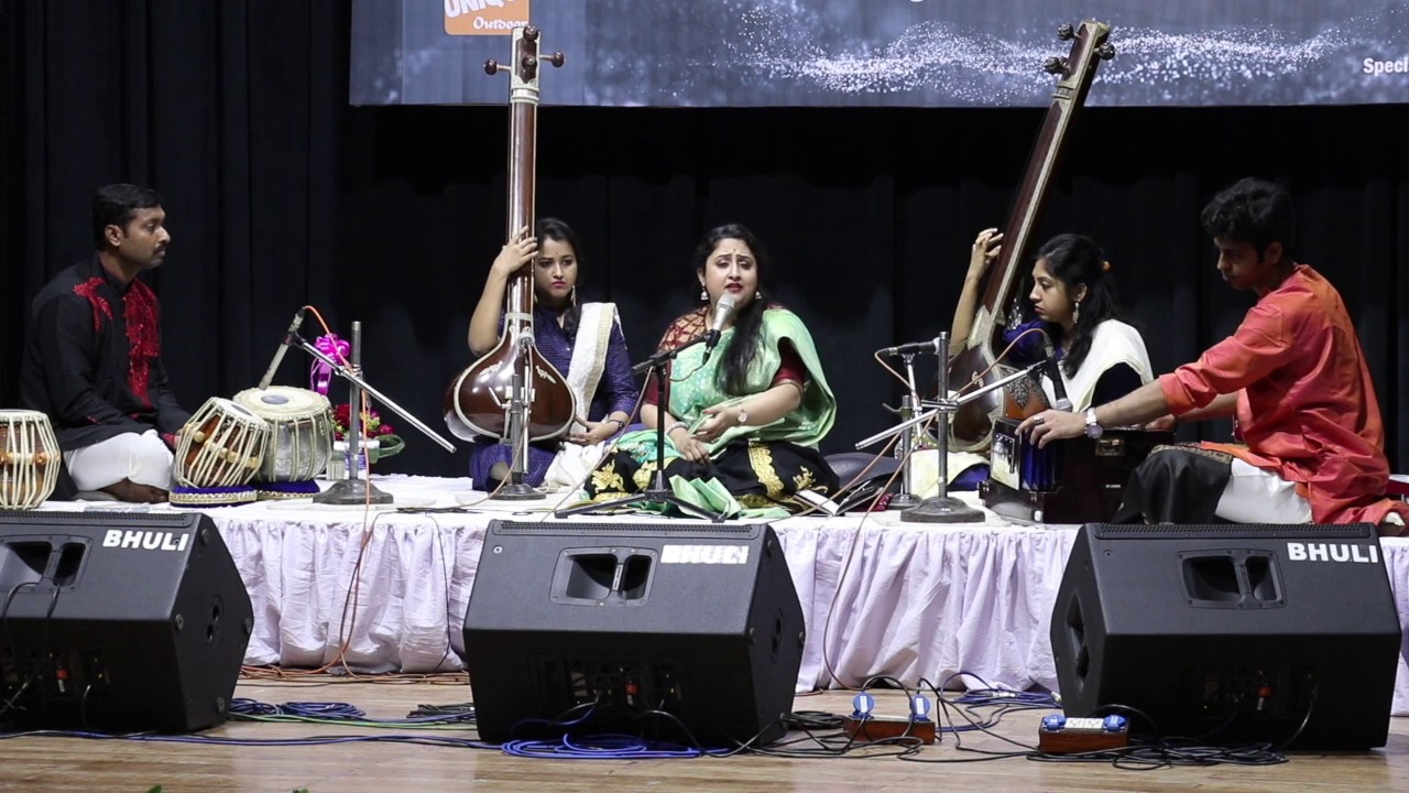 Koyeliya gaan thama live performance by Smt Piu Mukherjee
