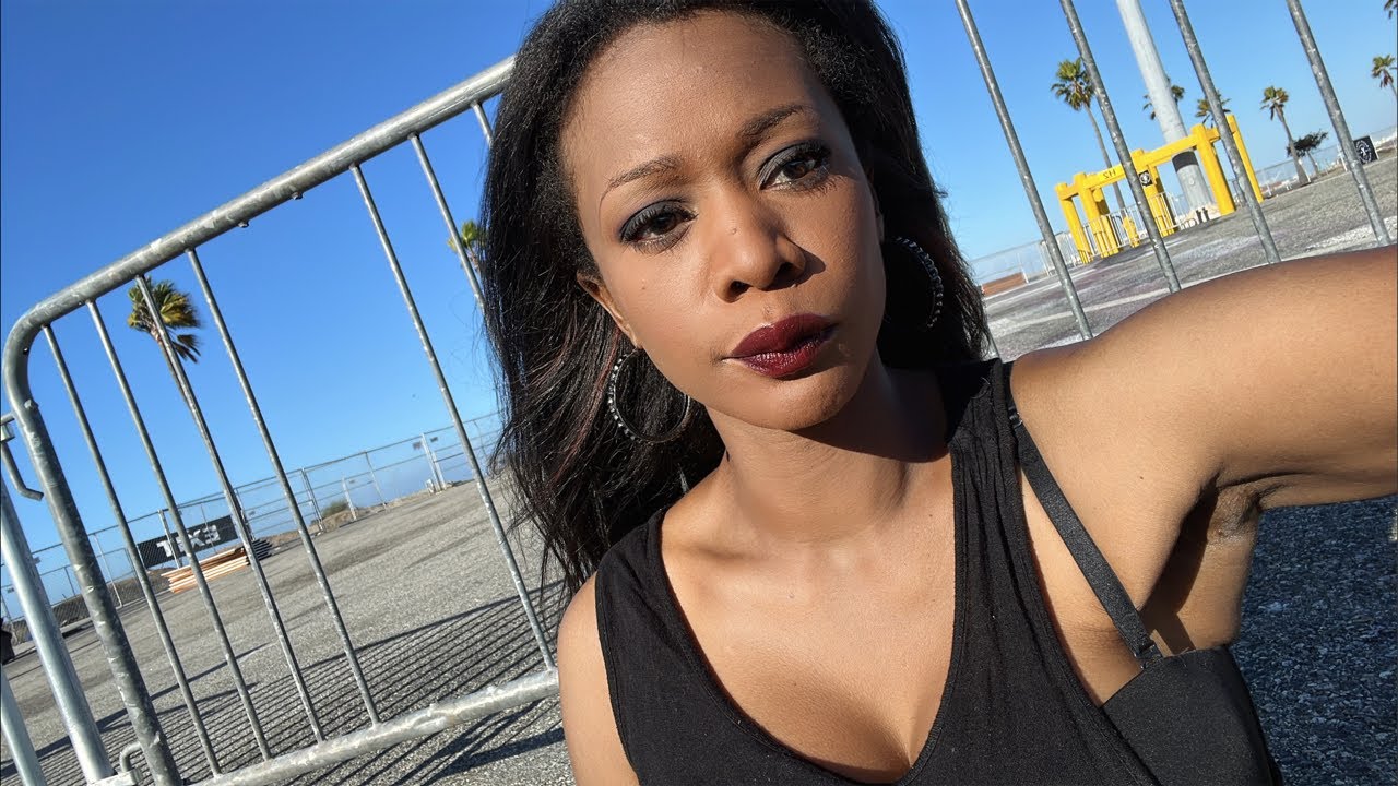 Renne Meejah is live!