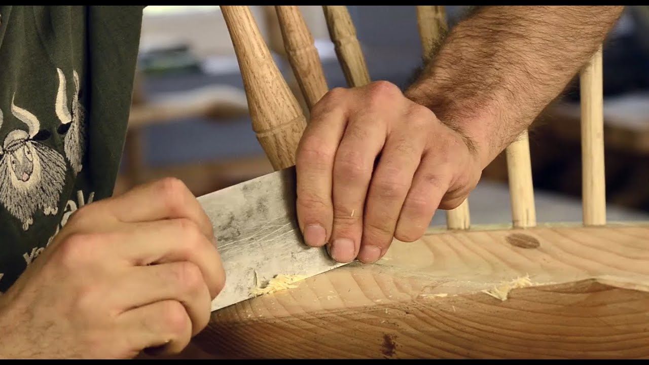 How to Sharpen & Use a Card Scraper with Elia Bizzarri