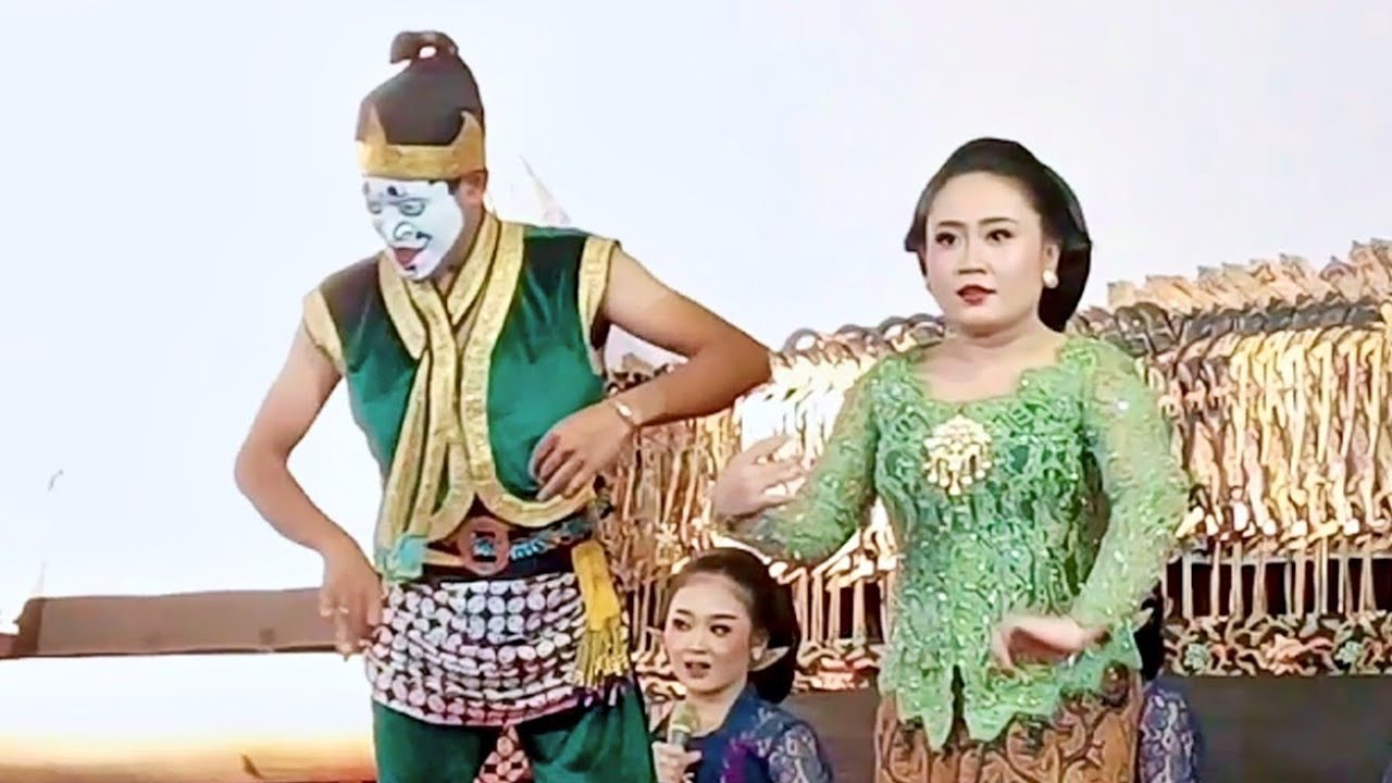 EKA UGET-UGET SINDEN MULTITALENT NEMBANG KARO JOGETANE LUWES TENAN LIMBUKAN LUCU
