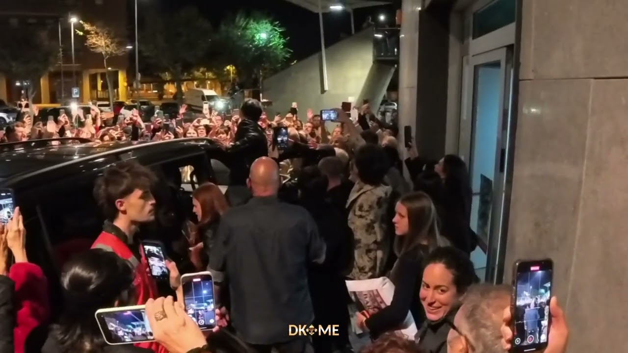 Dimash SPONTANEOUS FAN MEETING Димаш СПОНТАННАЯ ФАНВСТРЕЧА @dkmediaeurope