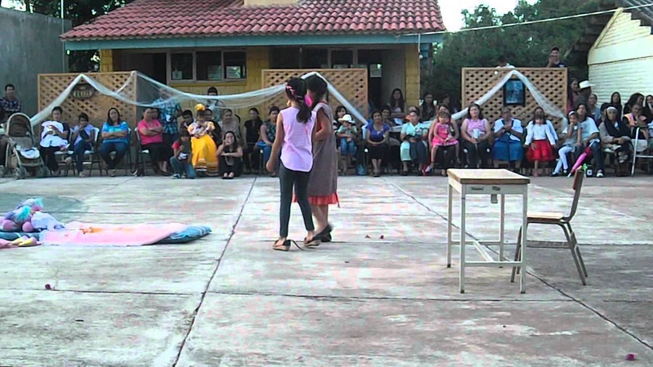 Sketch de unos niños, un 10 de Mayo (Quila 2014)