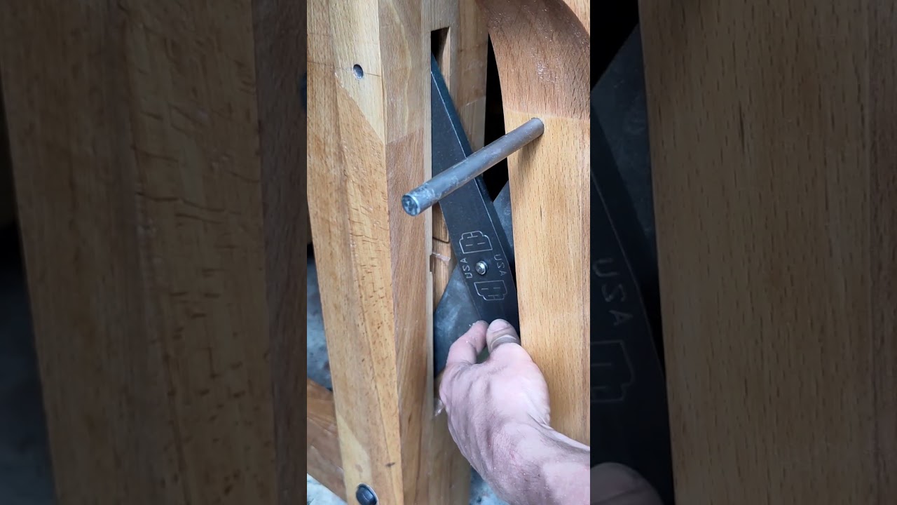Benchcrafted leg vise