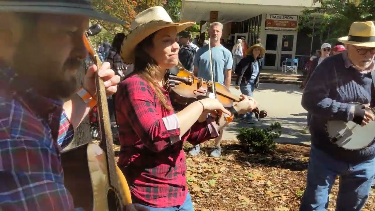 Bluegrass Jammin' at the Tennessee Valley Old Time Fiddler's Convention