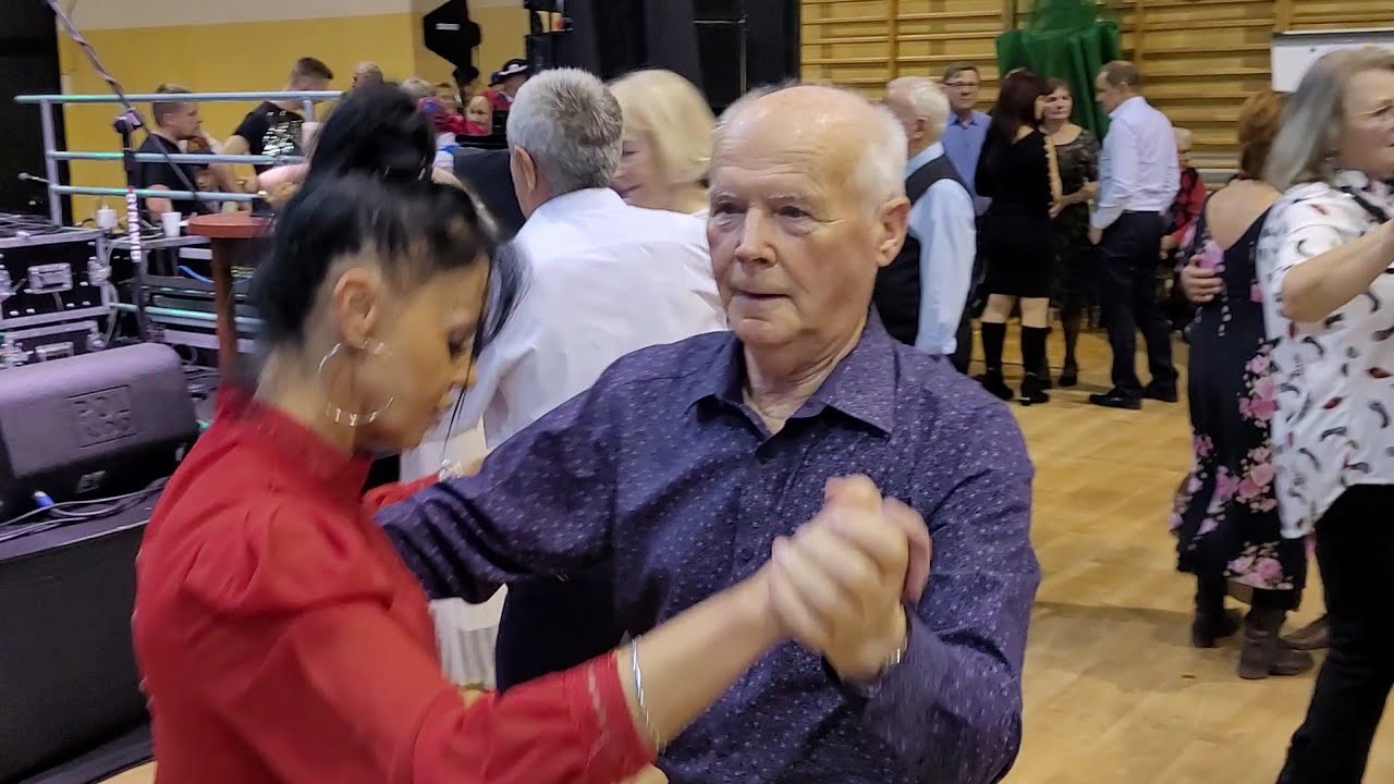 17 listopada 2024 Dawno niewidziana TANCERKA hulała w ODRZYWOLE - Kapela Tomasza POPISA